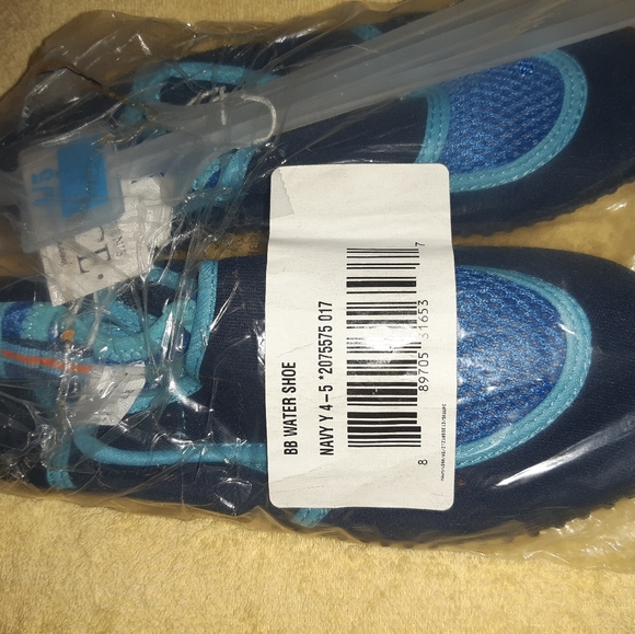 KIDS WATER SLIPPERS - Picture 3 of 3